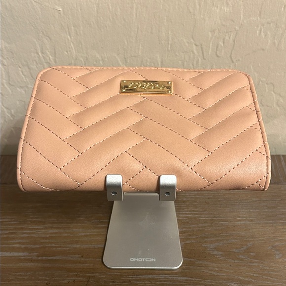 Bebe | Sophia Small Blush Crossbody Bag | EUC - Picture 6 of 10